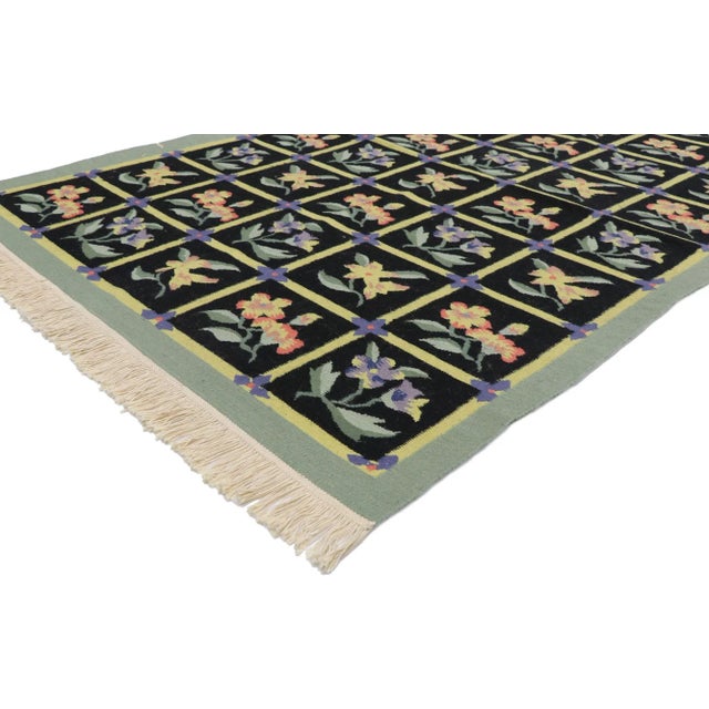 78026 Vintage Chinese Floral Kilim Rug with English Country Cottage Style 04'01 x 06'03. Cleverly composed and...