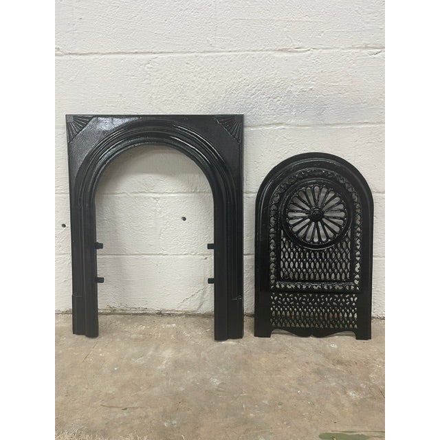 Late 19th Century French Quarter Cast Iron Fireplace Surround & Cover 27" X 21.5" For Sale - Image 4 of 5