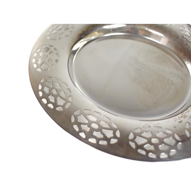 Mid 20th Century Victorian Oneida Silverplate Caviar Jam Jelly Serving Plate Dish With Glass Insert & Spoons- 2 Pieces For Sale - Image 6 of 12