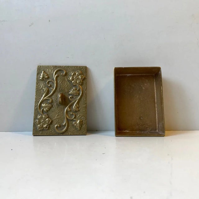 Gold Art Deco Bronze Box with Flowers in Relief, 1930s For Sale - Image 8 of 12