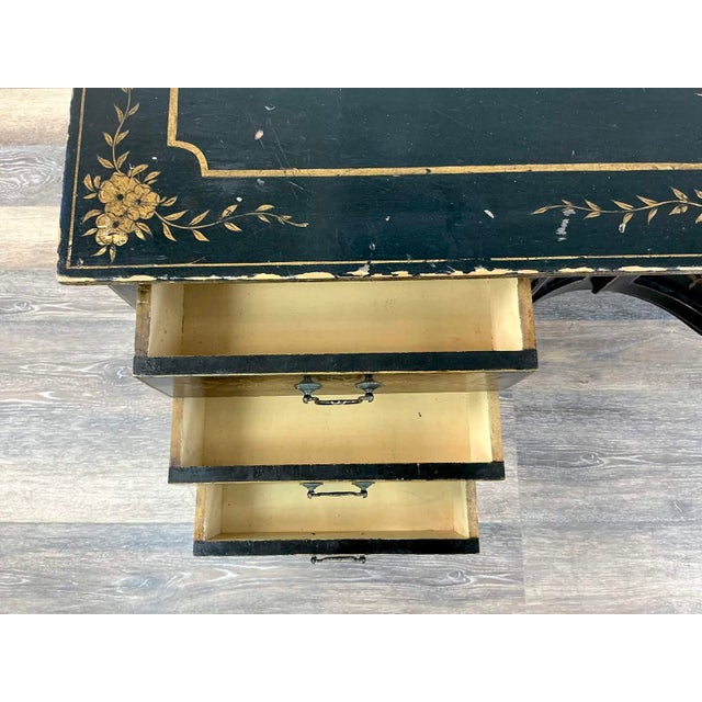 1940s Mid-Century Chinoiserie Black Lacquer Hand-Painted Floral Sideboard / Buffet Cabinet For Sale - Image 4 of 17
