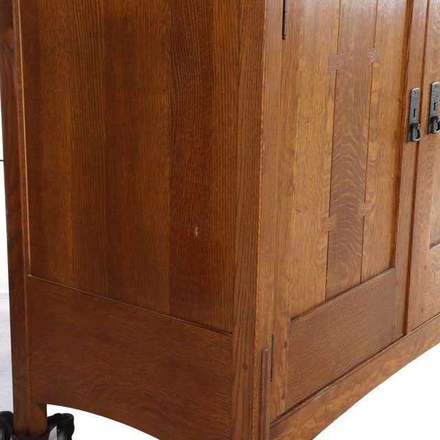 Vintage Stickley Arts & Crafts Oak & Hammered Copper Entertainment Cabinet For Sale - Image 11 of 15