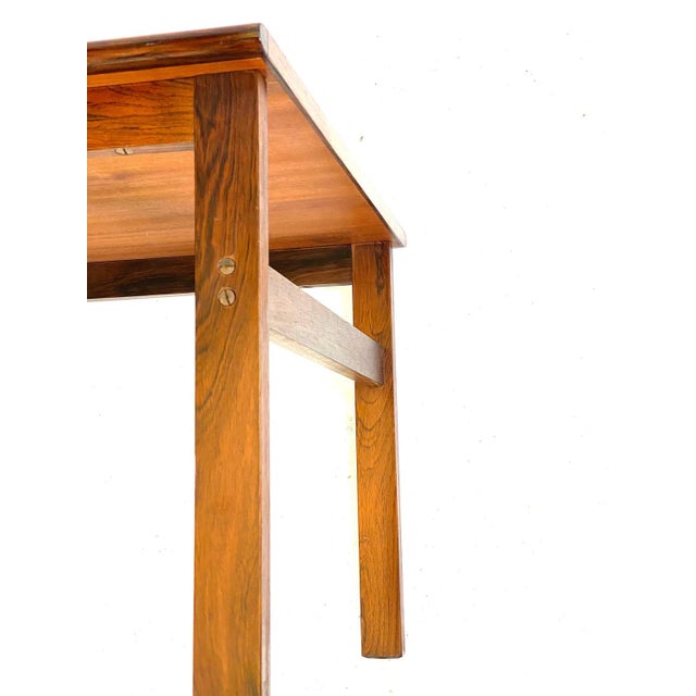 Coffee table in rosewood of Danish design from the 1960s. The table is in great vintage condition.