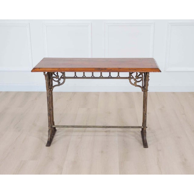 A distinctive cast iron pub table inspired by the sporting legacy of W. G. Grace, combining classic British pub style with...
