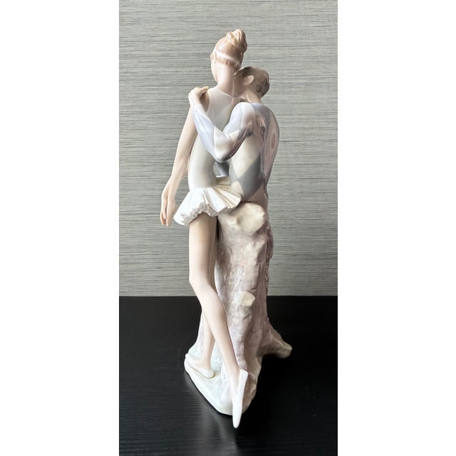 Pop Art Large VTG Lladró Porcelain Figurine "Idyl" Harlequin & Ballerina Alfredo Ruiz For Sale - Image 3 of 10