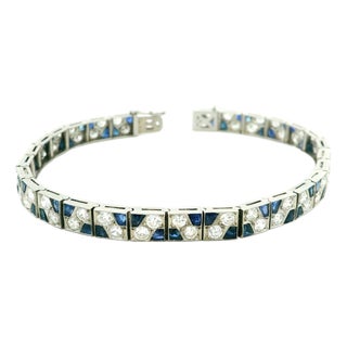 1940s Platinum Diamond and Sapphire Art Deco–Style Link Bracelet For Sale
