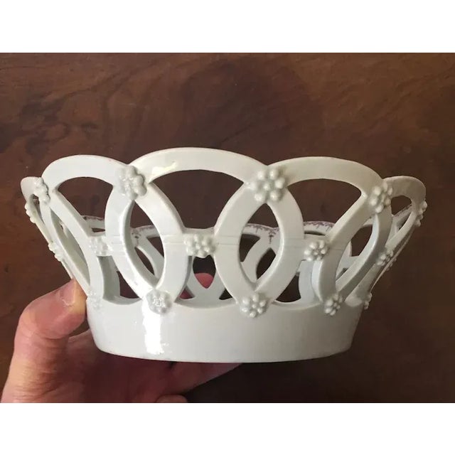 Antique 18th Century Worcester Floral Design Porcelain Bowl For Sale In New York - Image 6 of 13
