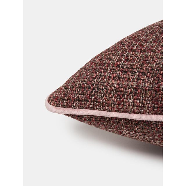 The cushion is supplied complete with an inner insert and finished with a discreet zipper, allowing the cover to be easily...