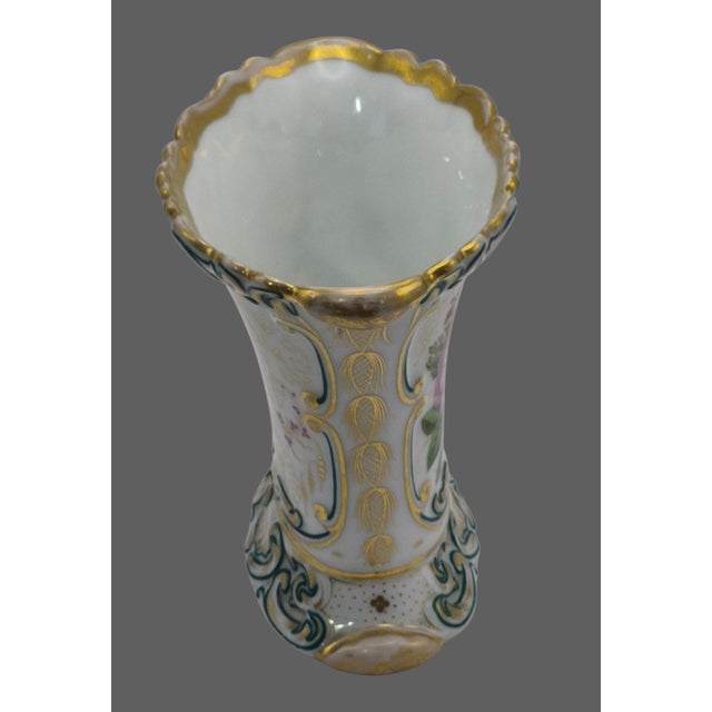 Antique Old-Paris Vieux-Paris Porcelain Hand Painted Gilded Floral Bouquet Fan-Shaped Vase For Sale - Image 6 of 10