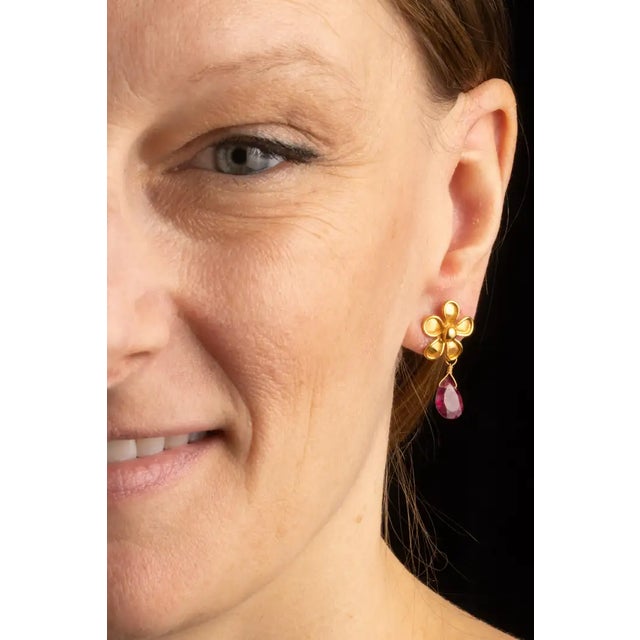 Contemporary Pair of 22k Flower Stud Earring With Pink Tourmaline Briolette Drop For Sale - Image 3 of 4