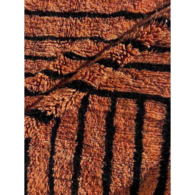 2020s Handmade Mrirt Moroccan Rug – Brown Wool Area Rug For Sale - Image 5 of 8