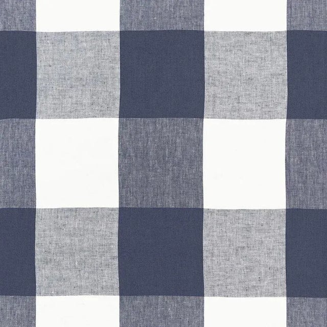 Linen reaches new heights with Key Largo, a large woven check that is a scaled-up interpretation of classic gingham....
