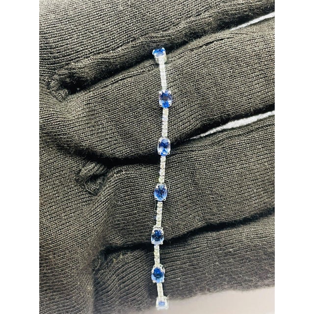 18k Gold Blue Sapphire 3.62ct & Diamond 0.39ct Bracelet For Sale - Image 4 of 6