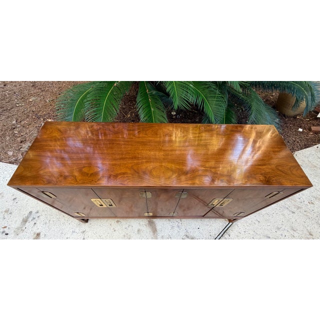 Drexel Heritage Vintage Chinoiserie Burled Walnut Sideboard Drexel Heritage Dynasty For Sale - Image 4 of 12