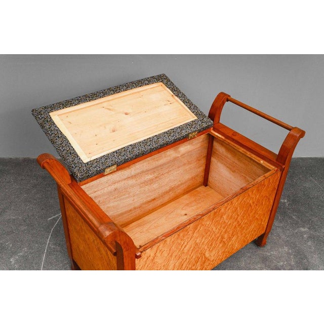 Art Nouveau Chest Bench in Cherry Wood and Bird's-Eye Maple, 20th Century For Sale - Image 10 of 18
