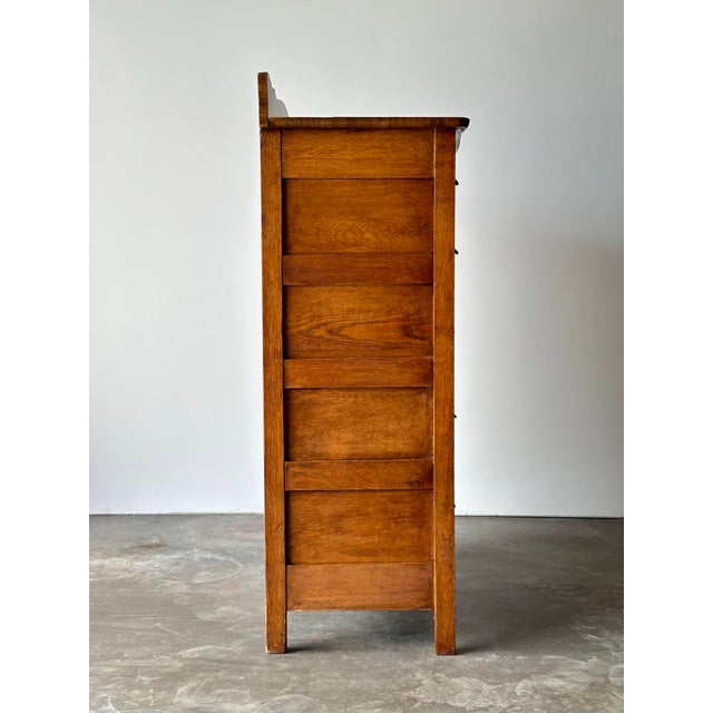 Antique Scalloped Quarter-Sawn Golden Oak Chest of Drawers For Sale - Image 11 of 12