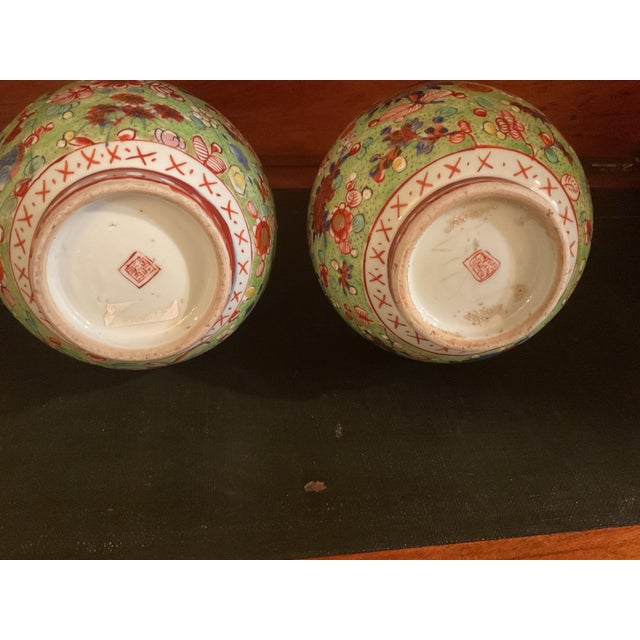 Emerald Early 19th Century “Like Pair of Chinese Export Clobbered Vases For Sale - Image 8 of 10