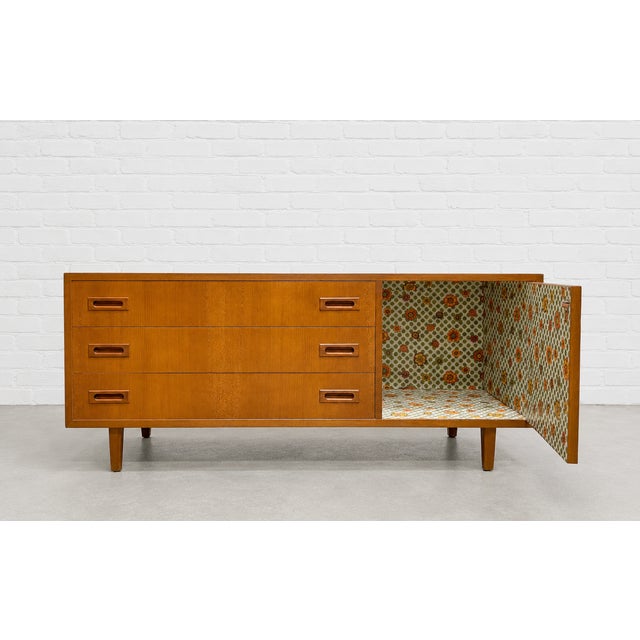 1960s Danish Mid Century Modern Teak Credenza | Low Sideboard, Compact Apartment Size, Denmark, C. 1960’s For Sale - Image 5 of 10