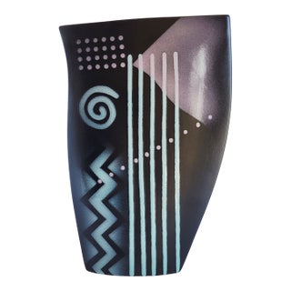 Vintage 1990's Post Modern John Brrgen Decorative Vase For Sale