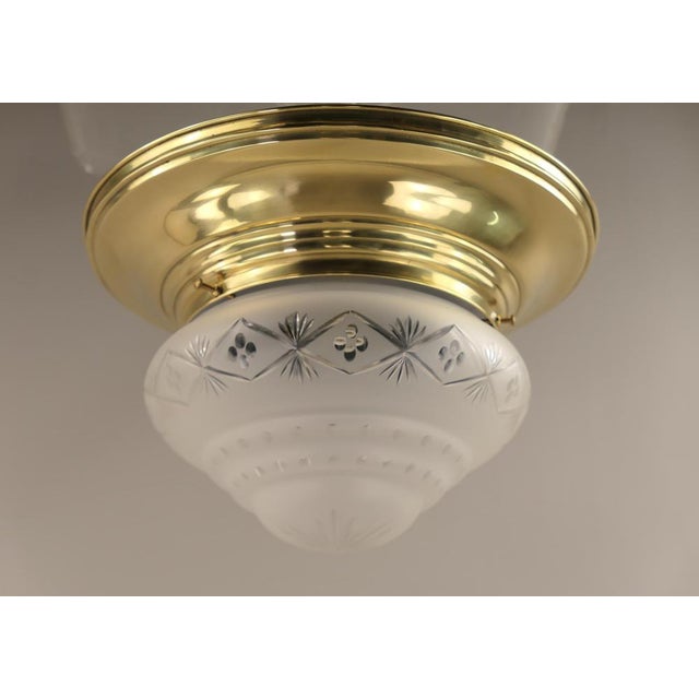 Polished surface Diameter: 34 cm Height: 20 cm 1 x E24 porclain socket Up to 250V (Europe/UK Standard).The wiring of this...