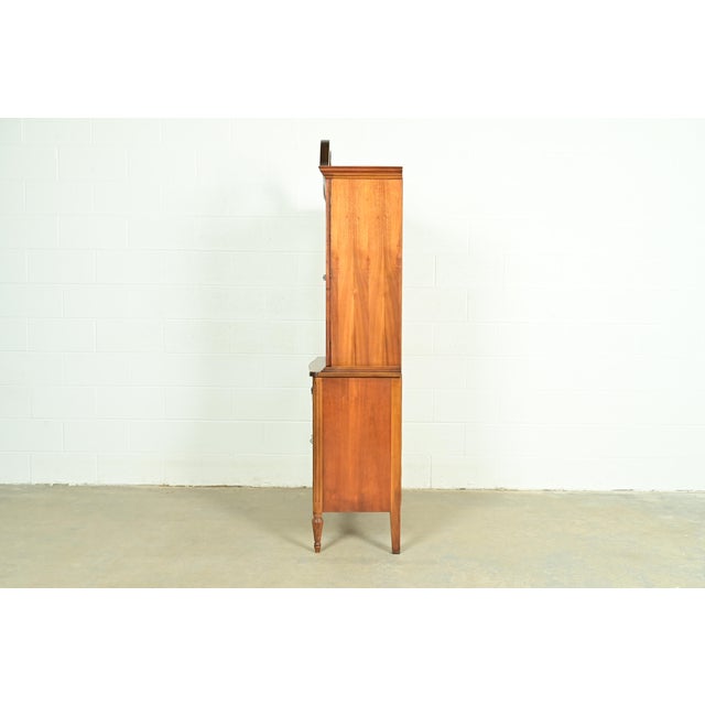 Baker Furniture Style Georgian Burled Walnut Breakfront Bookcase Cabinet, Circa 1960s For Sale - Image 15 of 17
