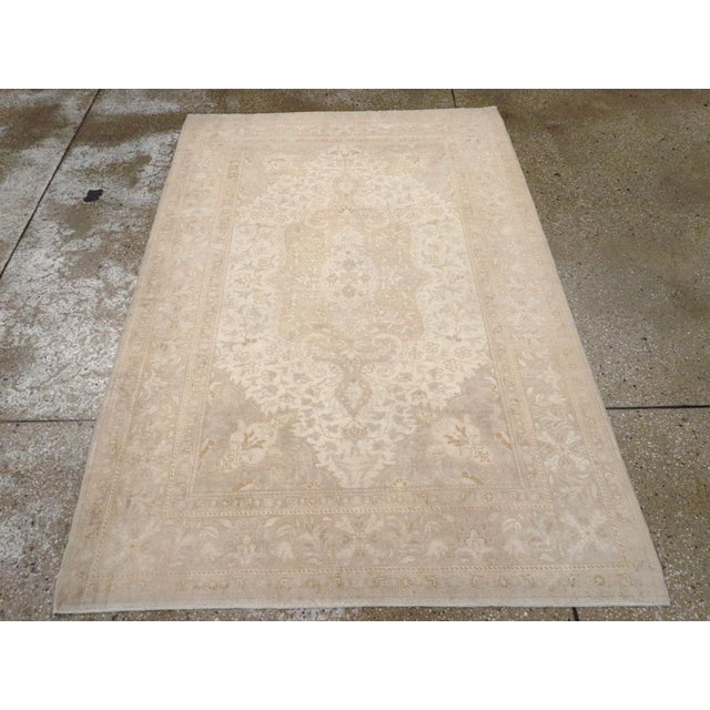 Galerie Shabab Collection Mid-20th Century Handmade Turkish Sivas Accent Rug For Sale - Image 4 of 8