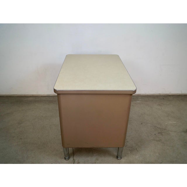1950s 1950’s Mid-Century Modern Industrial Desk by Steelcase For Sale - Image 5 of 12