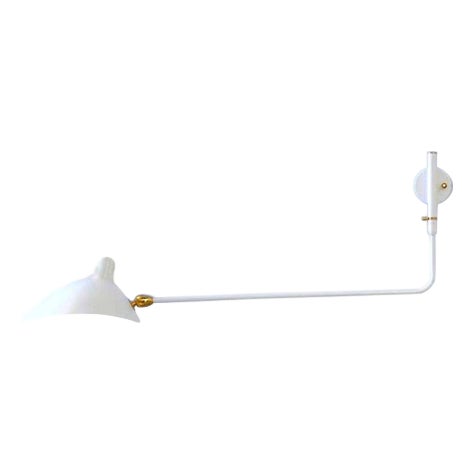 Mid-Century Modern White Wall Lamp with One Rotating Straight Arm by Serge Mouille For Sale