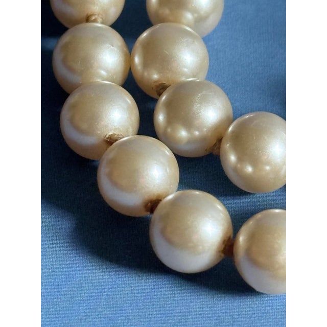 Victorian Vintage Mid Century Japanese Glass Faux Pearl Necklace With Filigree Fishhook Clasp For Sale - Image 3 of 10