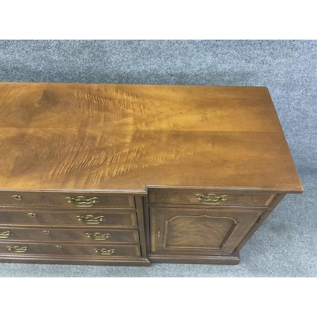 Late 20th Century Henredon Burled Walnut Breakfront Sideboard | 18th Century Style Credenza For Sale - Image 11 of 11