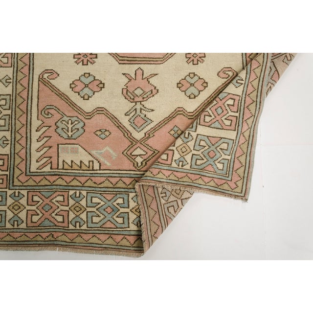 Cream Vintage Turkish Medallion Rug, Hand-Knotted Wool, Dusty Pink and Cream For Sale - Image 8 of 10