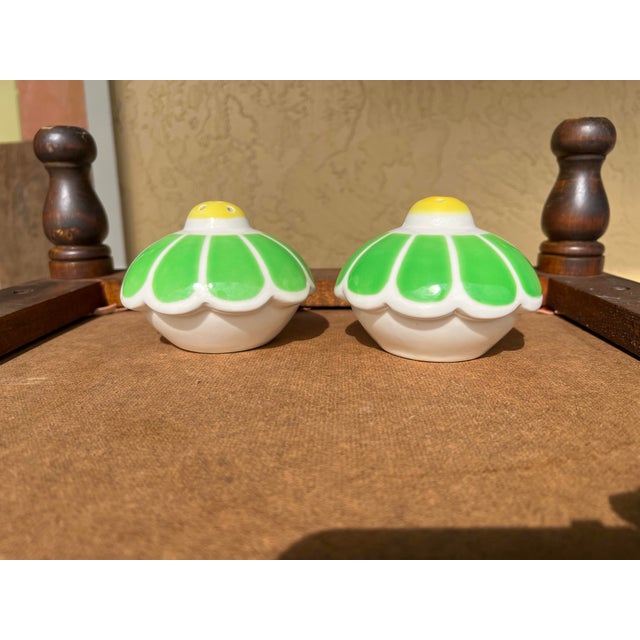 1940s Vintage Porcelain Salt & Pepper Shakers- a Pair For Sale In West Palm - Image 6 of 10