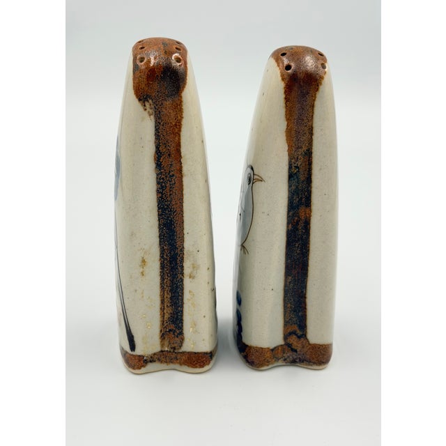1950s 1950s Folk-Art Ken Edwards Palomar Tonala Pottery Hand Painted Salt and Pepper Shakers For Sale - Image 5 of 8