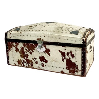 Circa 1940s Cowhide Ranch Trunk For Sale