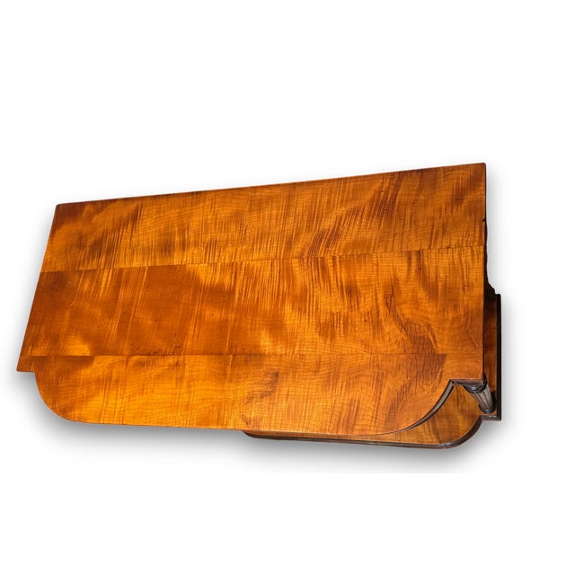 Early 20th Century Flame Mahogany Console | Hall Table For Sale In Tampa - Image 6 of 14