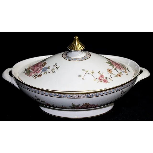 Royal Doulton covered casserole in the Canton pattern. Fine bone china crafted in England measurements: handle to handle...