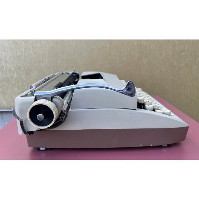 Sears Tower Constellation Portable Typewriter W/Metal Case. Circa 1960s. For Sale - Image 9 of 12