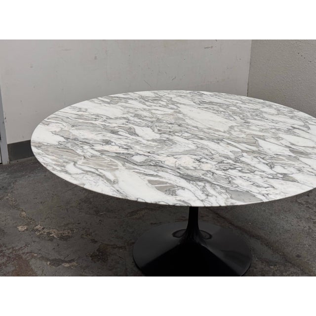 Eero Saarinen for Knoll Studio Arabescato Marble Dining Table, 60 Inch For Sale - Image 12 of 12