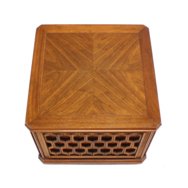 Mid 20th Century 1970s Vintage Pierce Carved Honeycomb One Door Cube Shape Side Table For Sale - Image 5 of 6