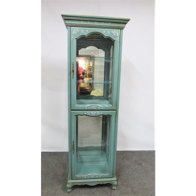 How To Decorate A Curio Cabinet