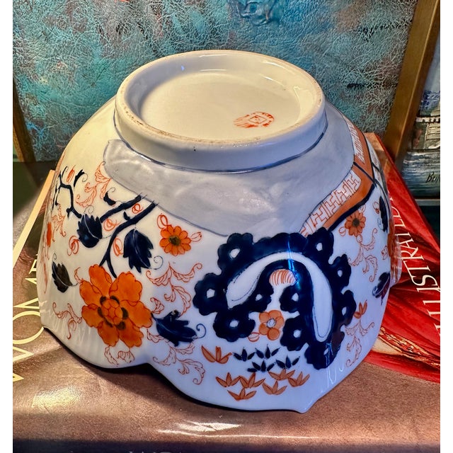 Antique Japanese Arita Imari Porcelain Chrysanthemum Bowl | Edo Period | Early 18th Century | Hand-Painted Fuku Mark For Sale - Image 13 of 18