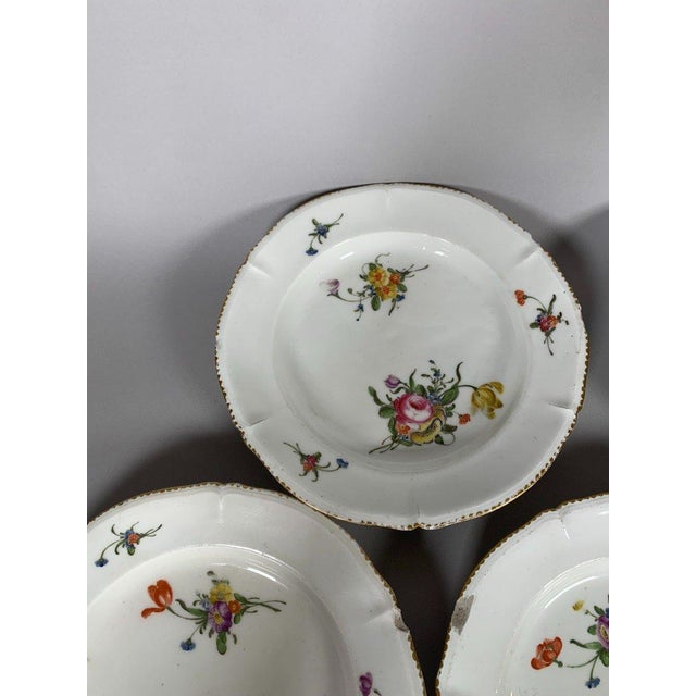 Ceramic Manufacture Du Comte d'Artois - Plate (5) - Soft-paste porcelain, 18th century For Sale - Image 7 of 8