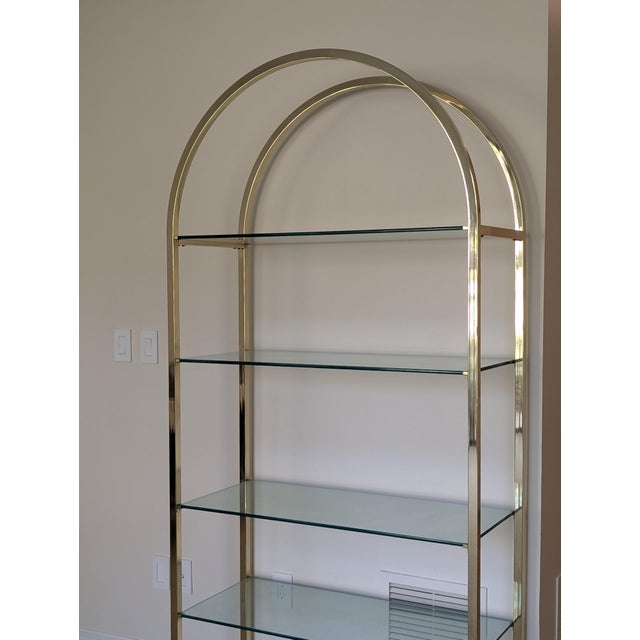 Vintage Hollywood Regency archtop Etagere in excellent condition. Wear (better than) consistent with age and use. Five...