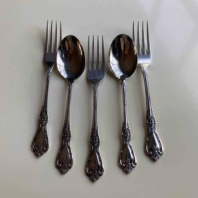 Metal Vintage Oneida Kennett Square Stainless 3 Dinner Forks & 2 Spoons For Sale - Image 7 of 7