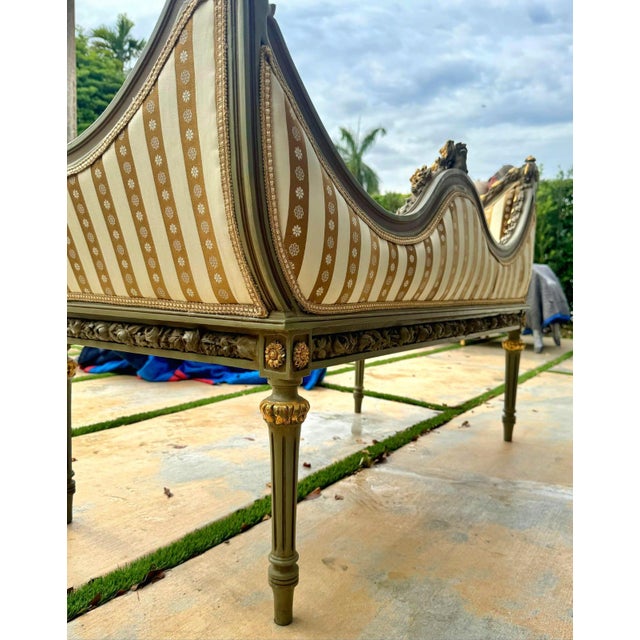 Textile French Style Golden Settee – Damask Upholstery With Gold Leaf Details For Sale - Image 7 of 10