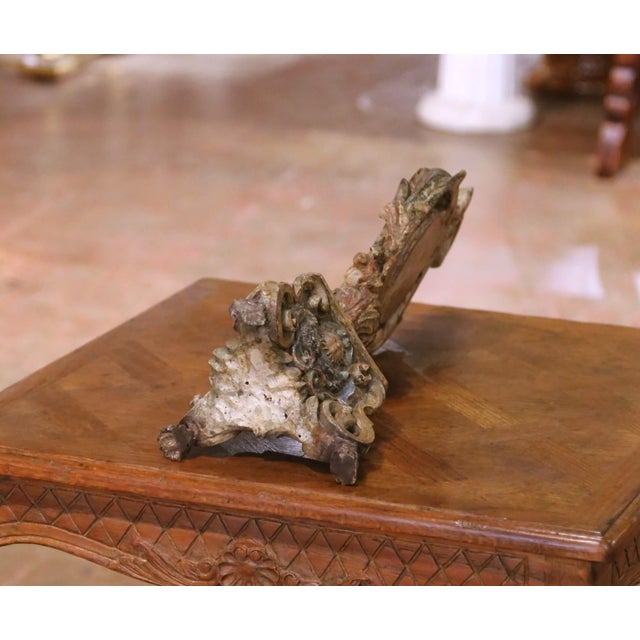 Wood 18th Century Italian Baroque Carved Giltwood Reliquary Mirror For Sale - Image 7 of 7