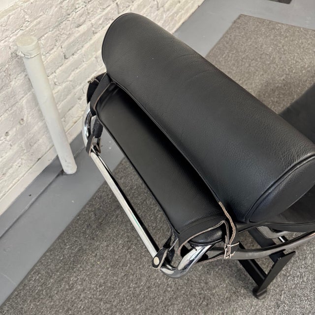 Mid-Century Modern Le Corbusier Style Lc4 Chaise Longue For Sale - Image 3 of 11