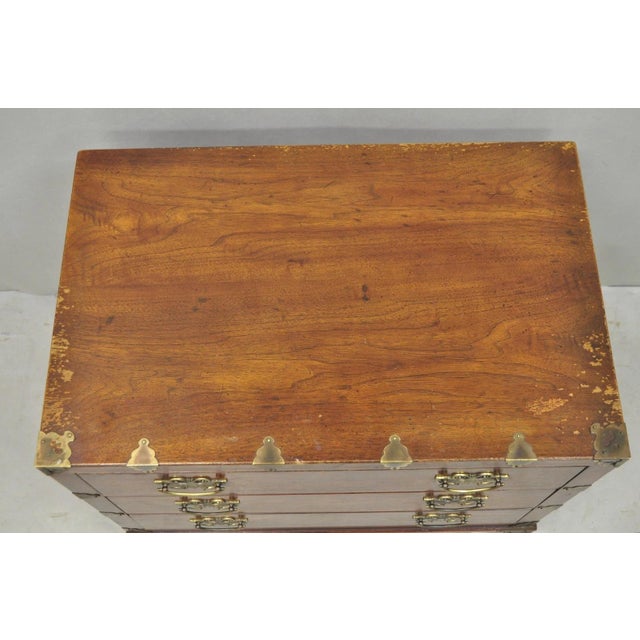 Mid 20th Century Henredon Pan Asian Chinoiserie Brass Butterfly 3 Drawer Campaign Chest Commode For Sale In Philadelphia - Image 6 of 17