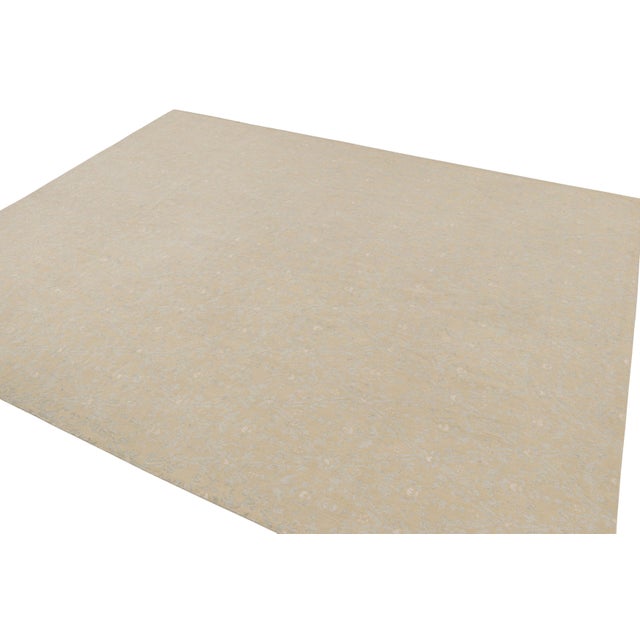 Hand knotted in a fine blend of wool and silk, an 8×10 piece from Rug & Kilim’s European Collection. This “Queen Mary”...