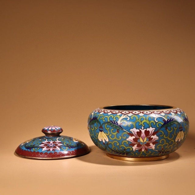 Late 20th Century Vintage Chinese Cloisonné Enamel Gilt Lidded Jar – Floral Motif For Sale - Image 5 of 10
